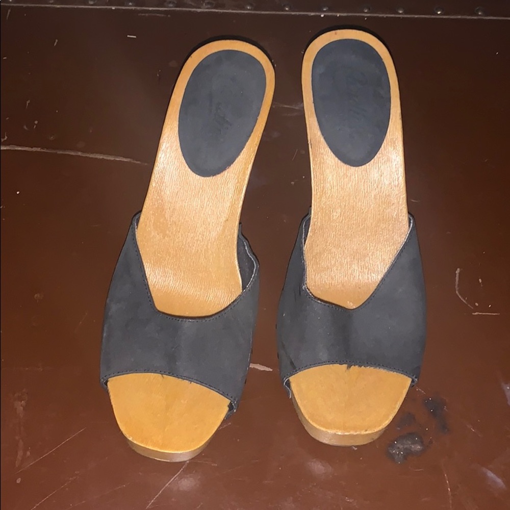 Super cute wooden Candie’s heels